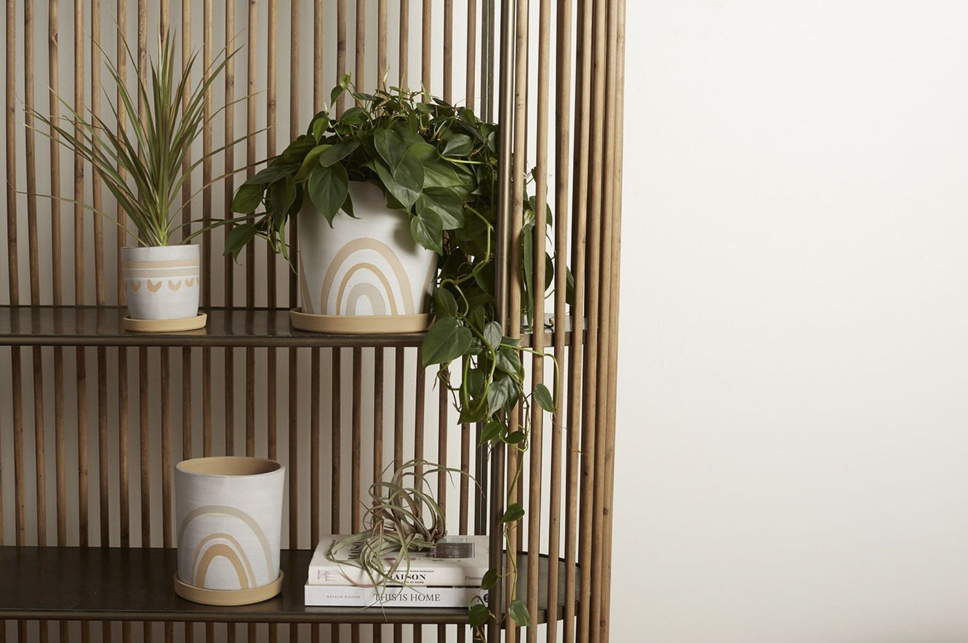 Symbol Pot Rainbow White Tan | California 89