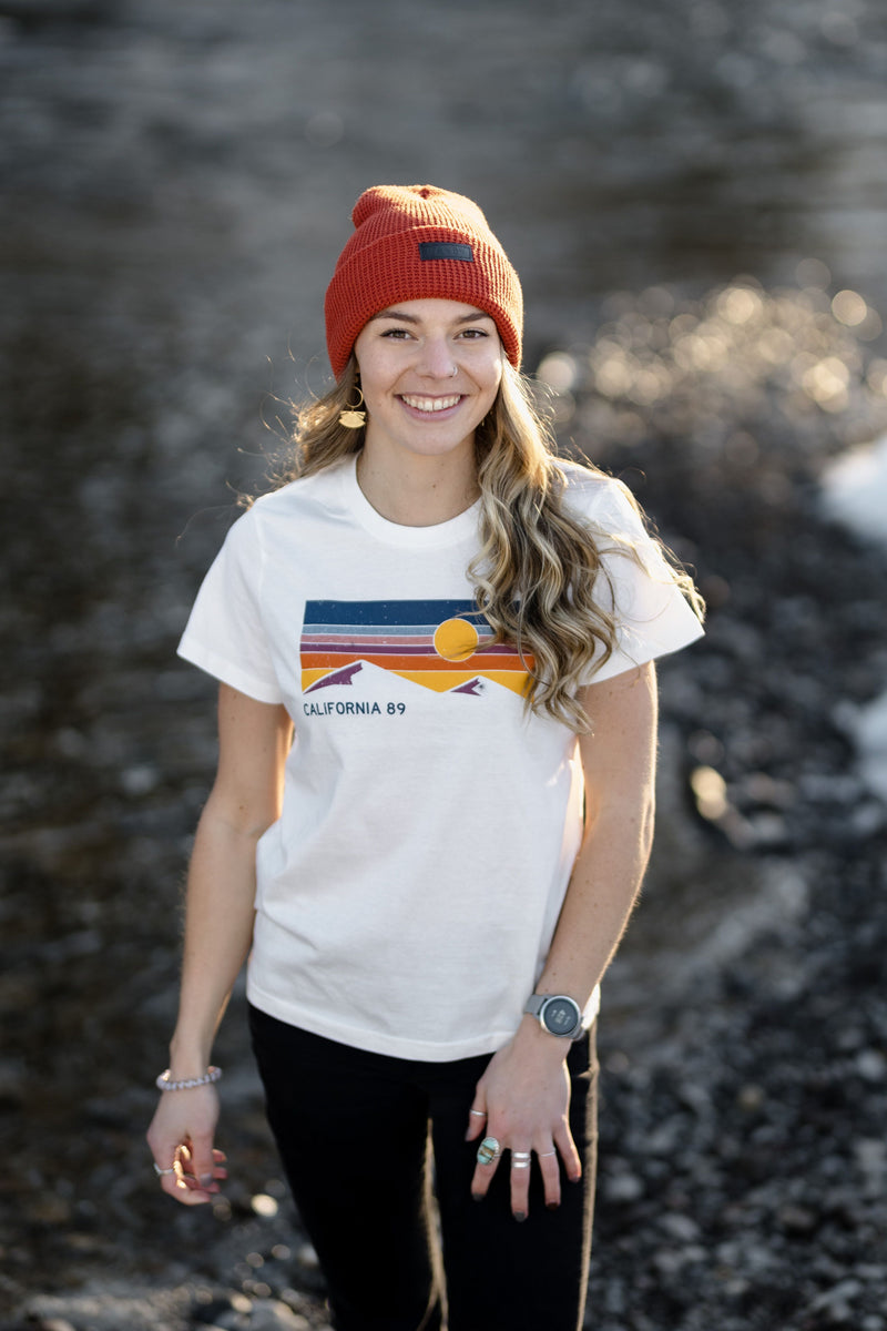 Women's Short Sleeve Sky and Mountain T-shirt | California 89