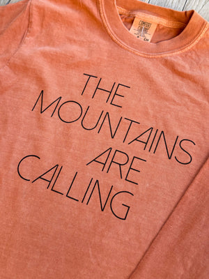 Unisex Long Sleeve Mountains Are Calling T-shirt | California 89